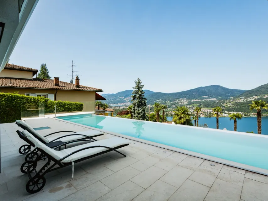 Piscina con vistas